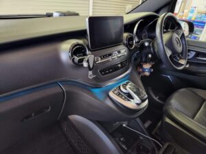 MercedesBenz V220d　AVインターフェイス/HDMIケーブル取付