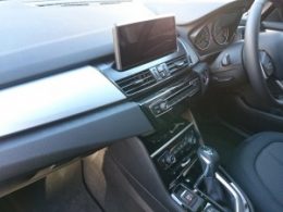 BMW218D　AVインターフェイス・地デジチューナー取付